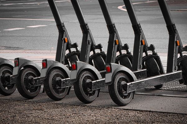 Parkende E-Scooter