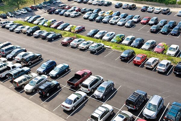 Autos auf einem Parkplatz